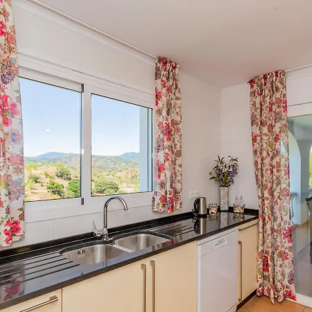 Cubo's La Rozuela Villa