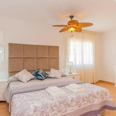 Cubo's La Rozuela Villa