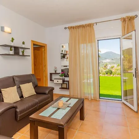 Cubo's La Rozuela Villa *