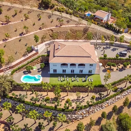 Cubo's La Rozuela Villa *