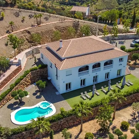 Villa Cubo's La Rozuela