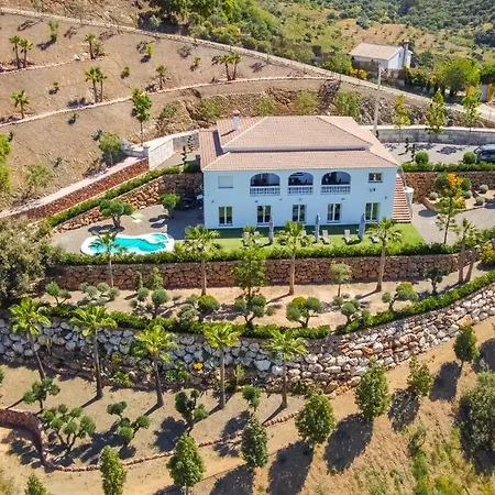 Villa Cubo's La Rozuela Monda