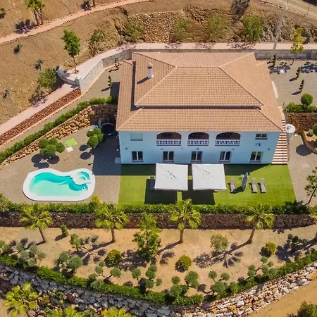 Cubo's La Rozuela Villa