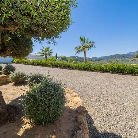 Cubo's La Rozuela Villa